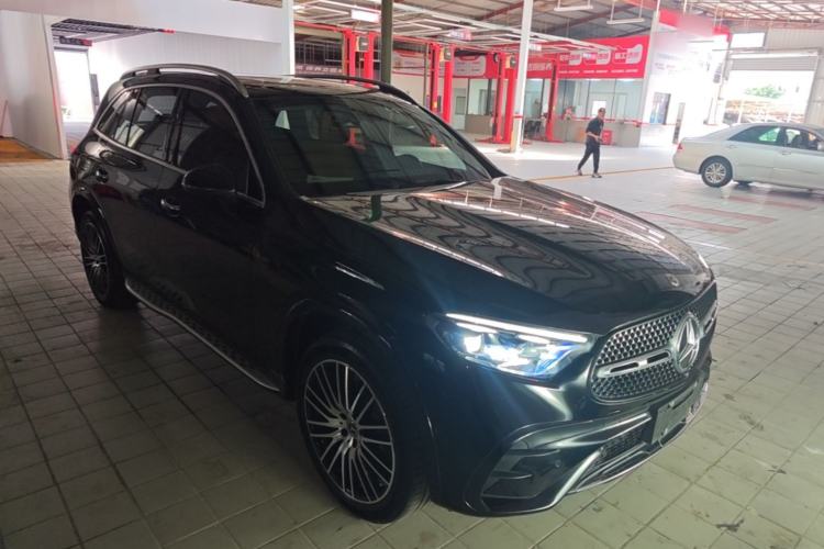 Used Mercedes-Benz GLC 2023 Facelifted GLC 300 L 4MATIC Luxury Version 5 Seats Front Right 45 Deg