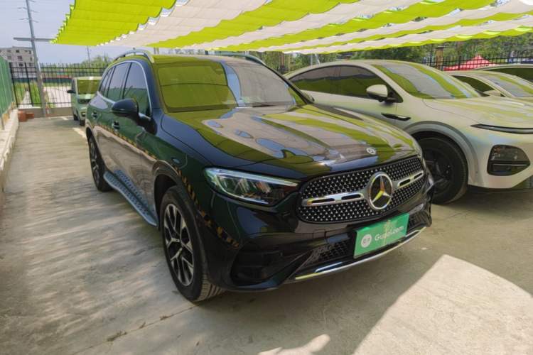 Used Mercedes-Benz GLC 2023 Facelift GLC 260 L 4MATIC Dynamic Version 5 Seats Front Right 45 Deg