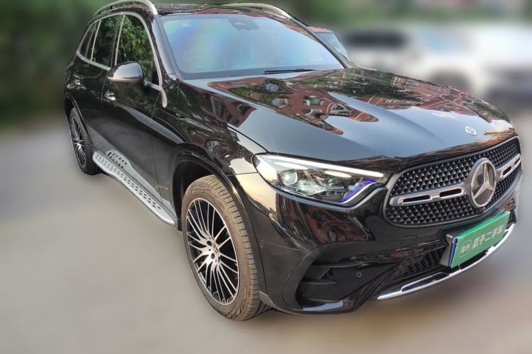 Used Mercedes-Benz GLC 2023 GLC 300 L 4MATIC Luxury 7-Seater Front Right 45 Deg