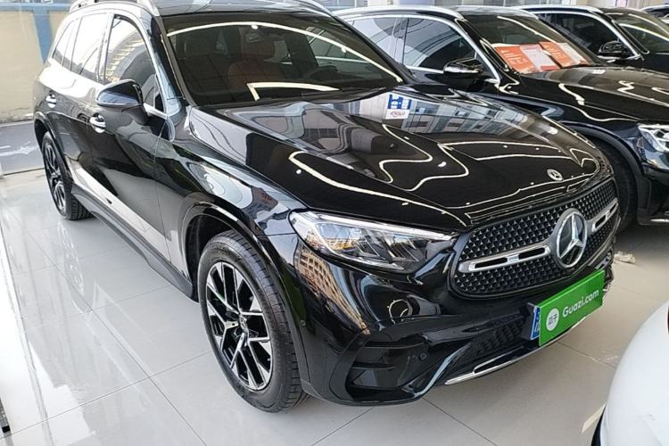 Used Mercedes-Benz GLC 2023 GLC 260 L 4MATIC Luxury Model 5 Seats Front Right 45 Deg