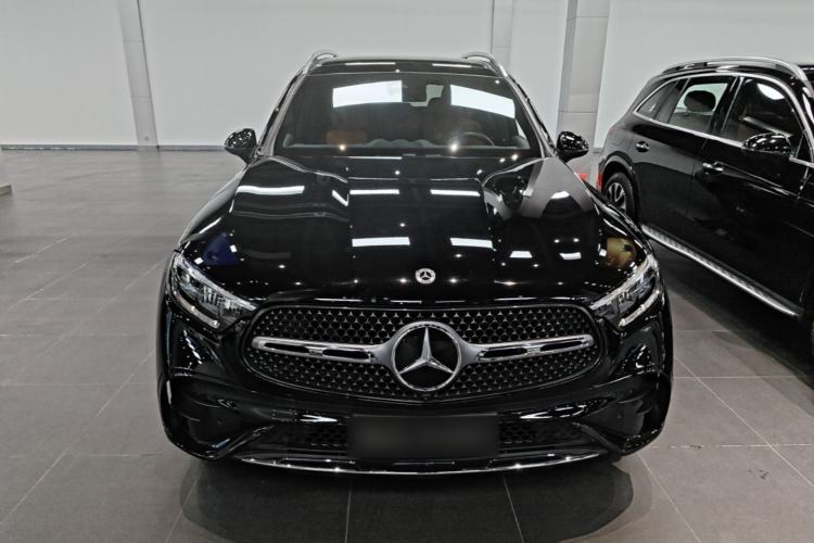 Used Mercedes-Benz GLC 2023 Refreshed GLC 300 L 4MATIC Dynamic Version 7-Seater Front