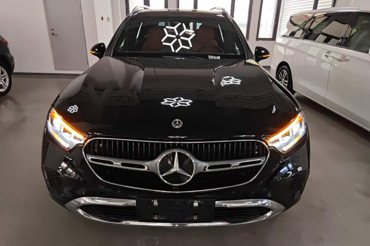 Used Mercedes-Benz GLC 2023 Facelift GLC 260 L 4MATIC Dynamic Version 5 Seats Front