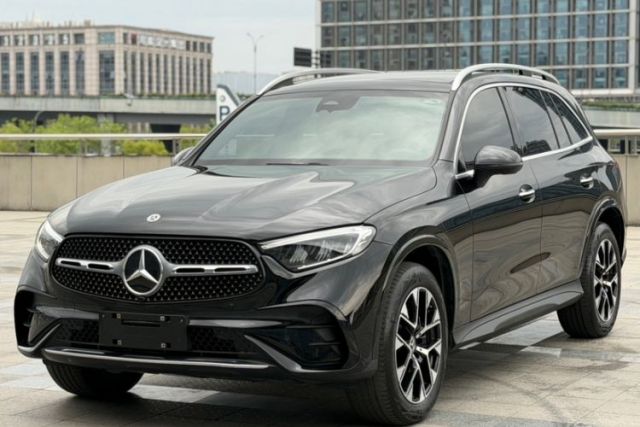 Used Mercedes-Benz GLC 2023 Facelift GLC 260 L 4MATIC Luxury Version 5 Seats
