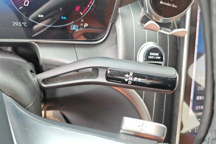Used Mercedes-Benz GLC 2023 GLC 300 L 4MATIC Dynamic 7-Seater Gear Lever