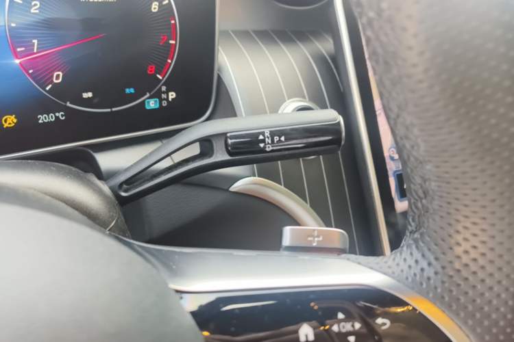 Used Mercedes-Benz GLC 2023 Refreshed GLC 300 L 4MATIC Dynamic Version 7-Seater Gear Lever