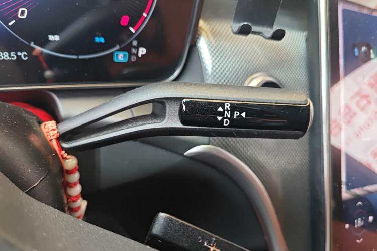 Used Mercedes-Benz GLC 2023 GLC 260 L 4MATIC Dynamic Edition 5-seater Gear Lever