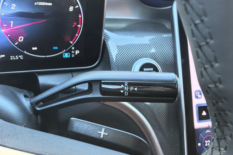 Used Mercedes-Benz GLC 2023 GLC 260 L 4MATIC Dynamic Edition 5-seater Gear Lever