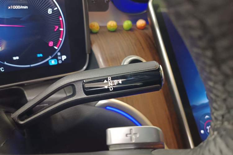 Used Mercedes-Benz GLC 2023 Refreshed GLC 300 L 4MATIC Dynamic Edition 5 Seats Gear Lever