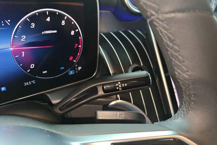 Used Mercedes-Benz GLC 2023 GLC 260 L 4MATIC Dynamic Edition 5-seater Gear Lever