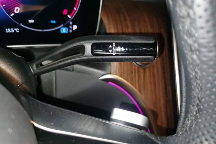 Used Mercedes-Benz GLC 2023 Refreshed GLC 300 L 4MATIC Dynamic Version 7-Seater Gear Lever