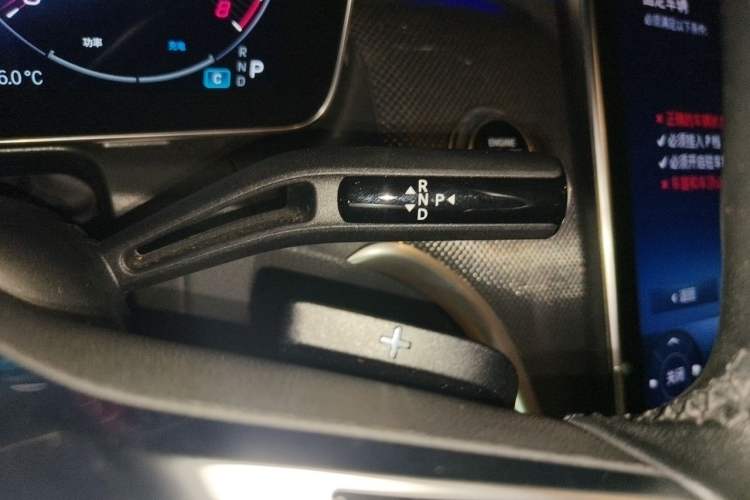 Used Mercedes-Benz GLC 2023 GLC 260 L 4MATIC Dynamic Edition 7-seater Gear Lever