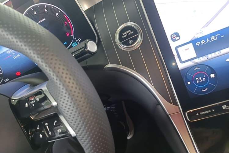 Used Mercedes-Benz GLC 2023 Refreshed GLC 300 L 4MATIC Dynamic Edition 5 Seats Gear Lever