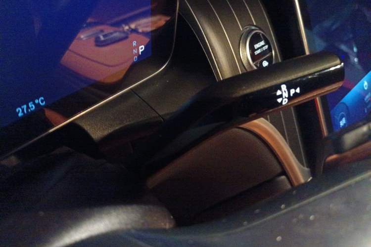 Used Mercedes-Benz GLC 2023 GLC 300 L 4MATIC Dynamic Edition 5-seater Gear Lever