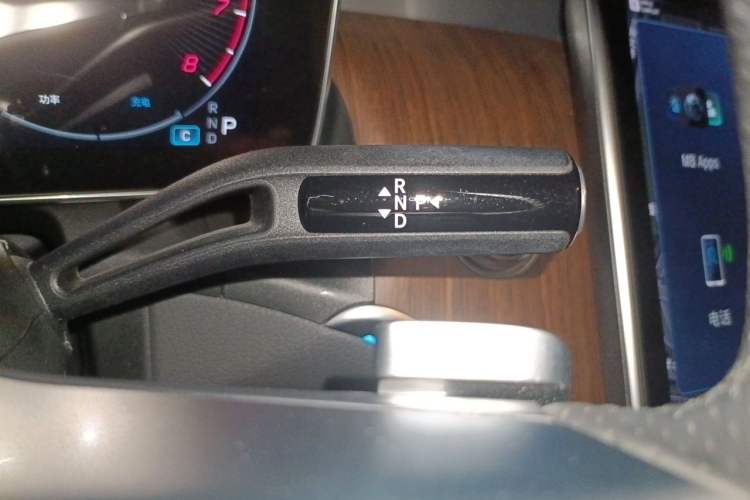 Used Mercedes-Benz GLC 2023 GLC 300 L 4MATIC Dynamic 7-Seater Gear Lever