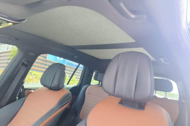 Used Mercedes-Benz GLC 2023 Refreshed GLC 300 L 4MATIC Dynamic Version 7-Seater Headliner