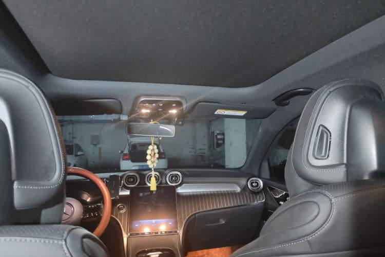 Used Mercedes-Benz GLC 2023 Facelift GLC 260 L 4MATIC Luxury Version 7-Seater Headliner