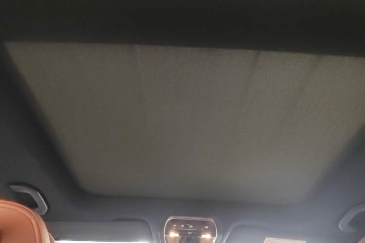 Used Mercedes-Benz GLC 2023 Facelift GLC 260 L 4MATIC Dynamic Version 5 Seats Headliner