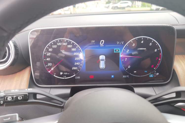 Used Mercedes-Benz GLC 2023 GLC 300 L 4MATIC Dynamic 7-Seater Instrument Cluster