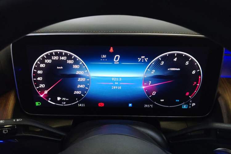 Used Mercedes-Benz GLC 2023 GLC 300 L 4MATIC Dynamic 7-Seater Instrument Cluster