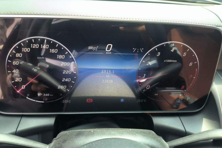 Used Mercedes-Benz GLC 2023 GLC 260 L 4MATIC Luxury Model 5 Seats Instrument Cluster