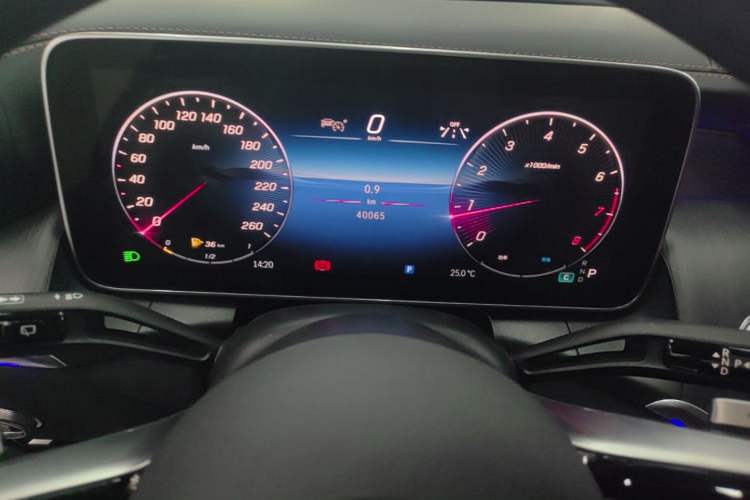 Used Mercedes-Benz GLC 2023 GLC 260 L 4MATIC Luxury Model 5 Seats Instrument Cluster