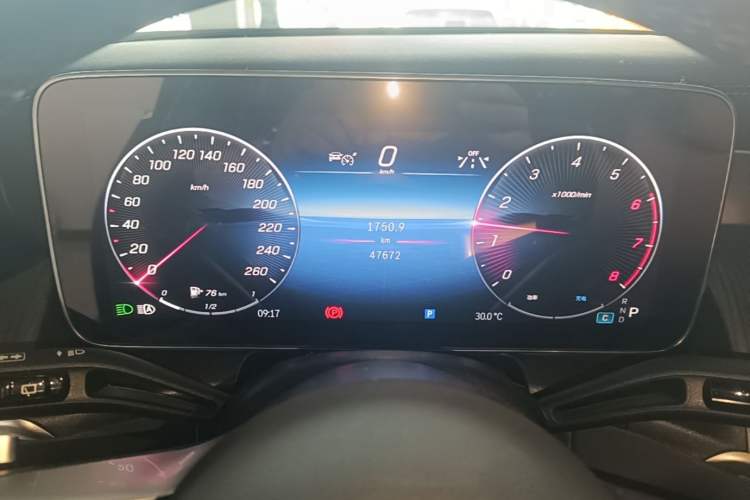 Used Mercedes-Benz GLC 2023 Facelift GLC 260 L 4MATIC Luxury Version 5 Seats Instrument Cluster