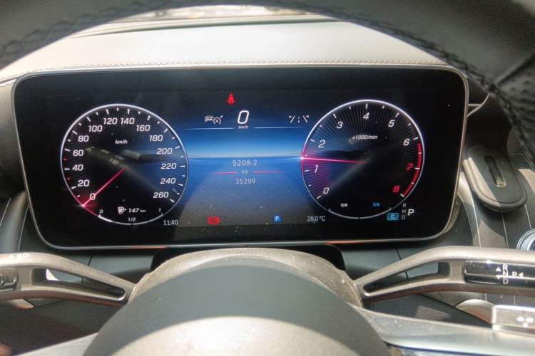 Used Mercedes-Benz GLC 2023 Facelift GLC 260 L 4MATIC Luxury Version 5 Seats Instrument Cluster