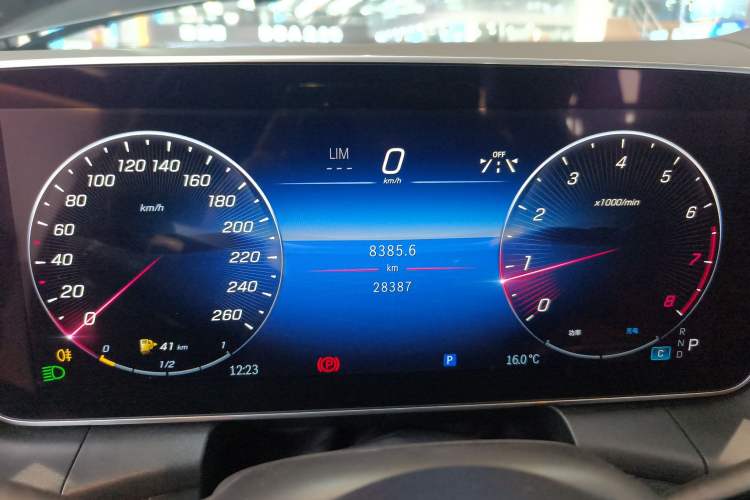 Used Mercedes-Benz GLC 2023 GLC 300 L 4MATIC Dynamic 7-Seater Instrument Cluster