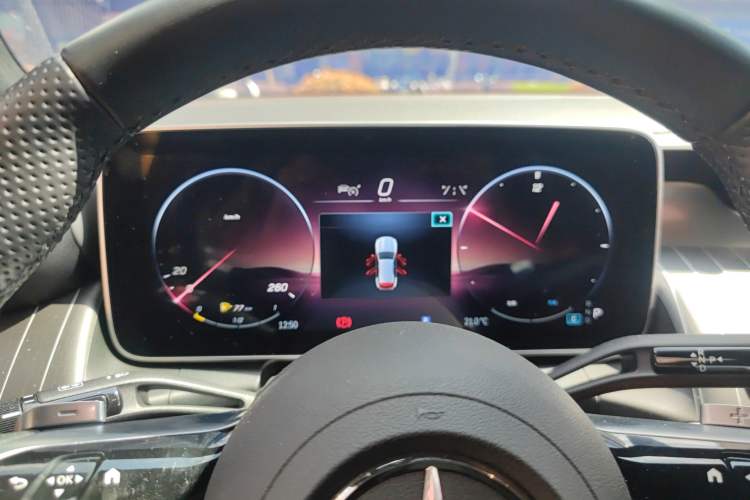 Used Mercedes-Benz GLC 2023 GLC 260 L 4MATIC Luxury Model 5 Seats Instrument Cluster