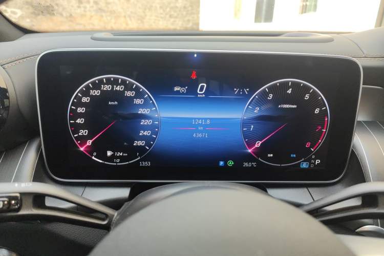 Used Mercedes-Benz GLC 2023 GLC 300 L 4MATIC Luxury 7-Seater Instrument Cluster
