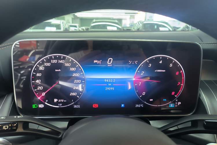 Used Mercedes-Benz GLC 2023 Facelift GLC 260 L 4MATIC Luxury Version 5 Seats Instrument Cluster