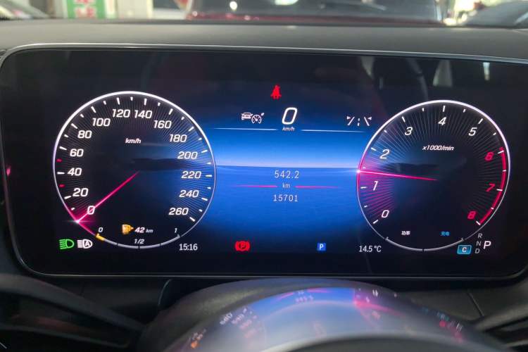 Used Mercedes-Benz GLC 2023 Facelift GLC 260 L 4MATIC Dynamic Version 5 Seats Instrument Cluster