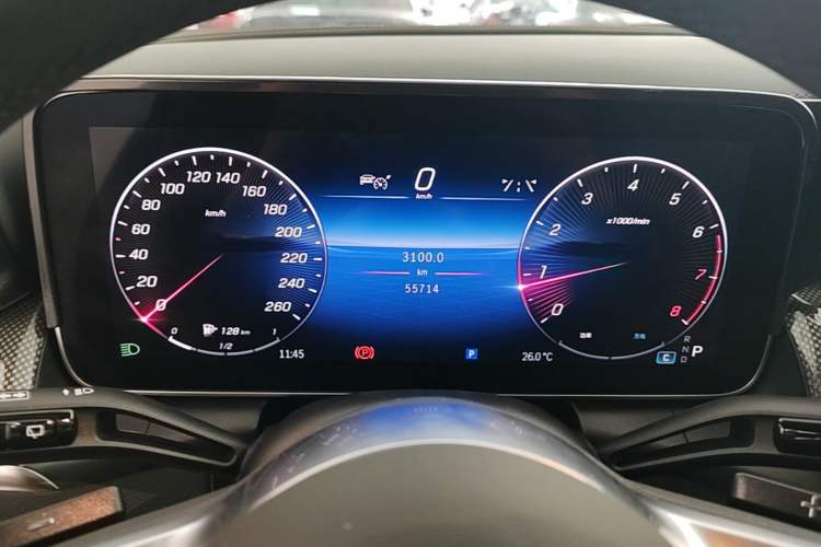Used Mercedes-Benz GLC 2023 Facelift GLC 260 L 4MATIC Dynamic Version 5 Seats Instrument Cluster