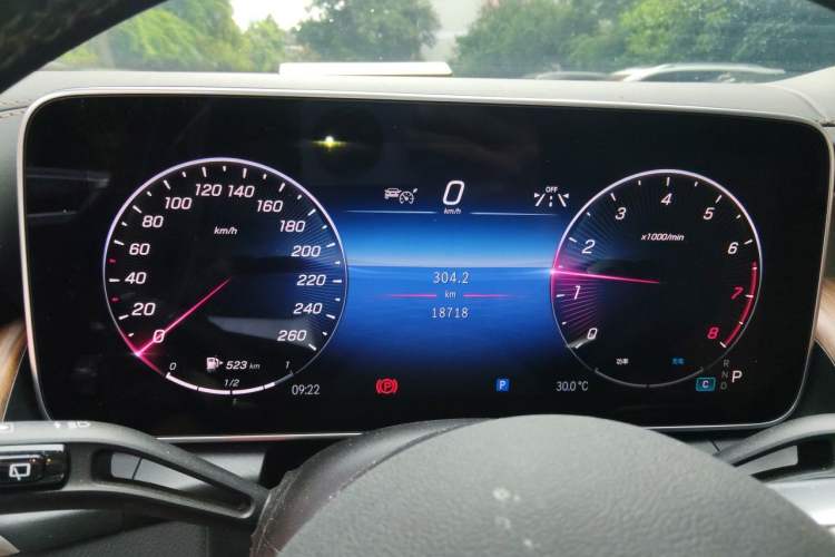 Used Mercedes-Benz GLC 2023 GLC 300 L 4MATIC Dynamic 7-Seater Instrument Cluster