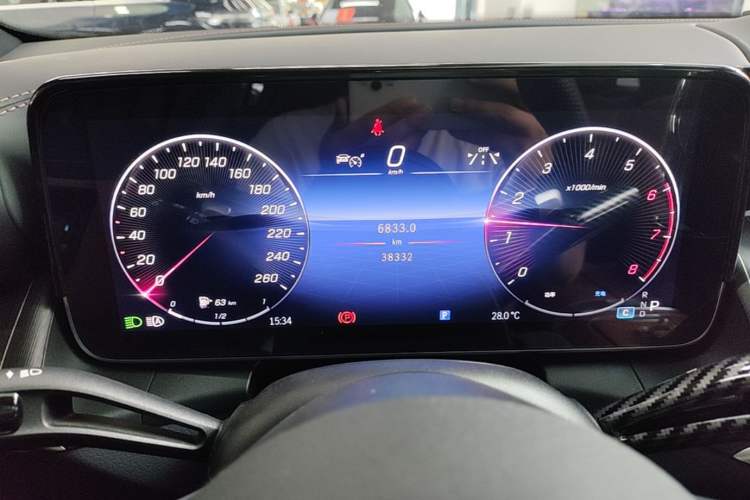 Used Mercedes-Benz GLC 2023 Facelift GLC 260 L 4MATIC Luxury Version 5 Seats Instrument Cluster