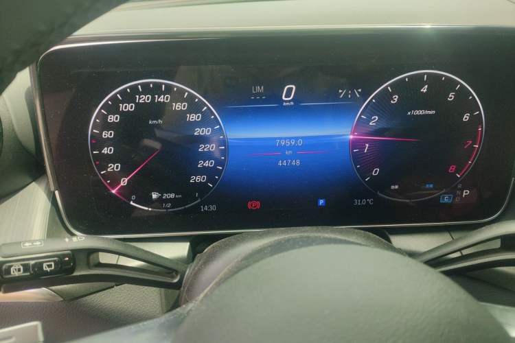 Used Mercedes-Benz GLC 2023 GLC 260 L 4MATIC Luxury Model 5 Seats Instrument Cluster