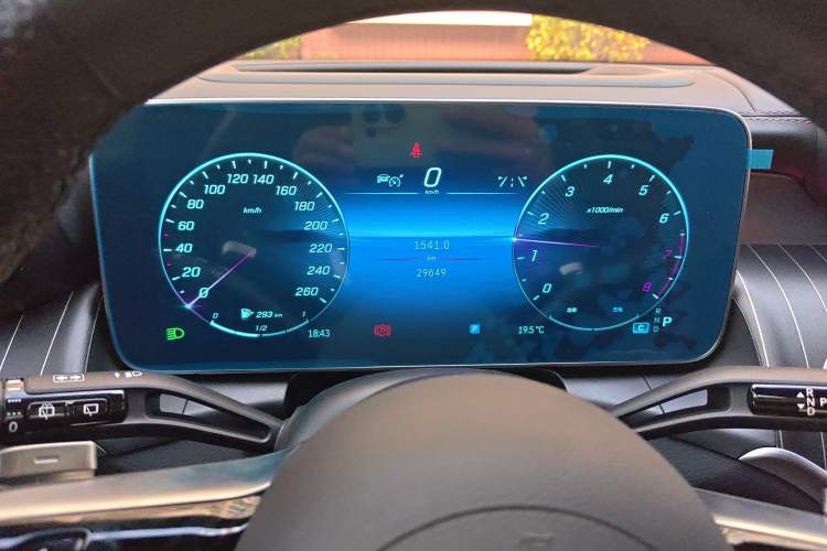 Used Mercedes-Benz GLC 2023 Refreshed GLC 300 L 4MATIC Luxury Version 7 Seats Instrument Cluster