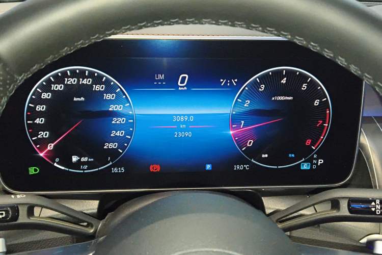 Used Mercedes-Benz GLC 2023 Facelifted GLC 300 L 4MATIC Luxury Version 5 Seats Instrument Cluster