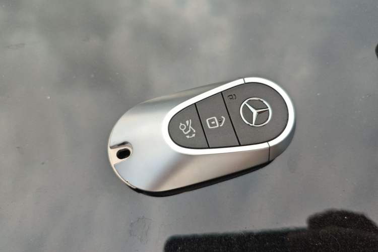 Used Mercedes-Benz GLC 2023 GLC 300 L 4MATIC Dynamic Edition 5-seater Interior 1