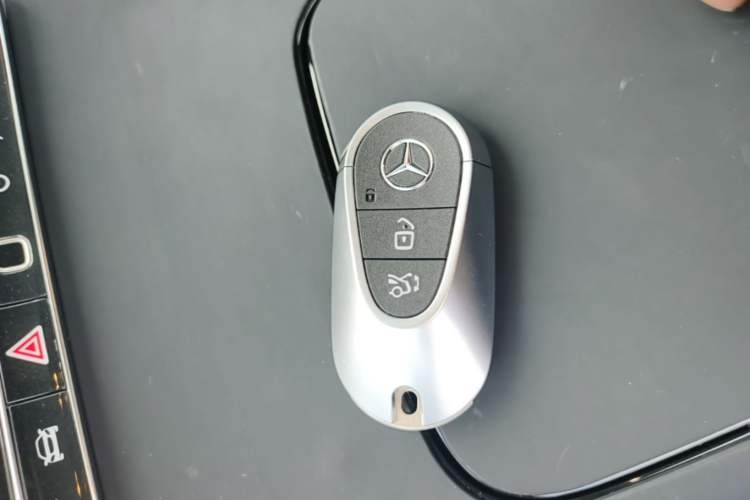 Used Mercedes-Benz GLC 2023 Facelift GLC 260 L 4MATIC Dynamic Version 5 Seats Interior 1