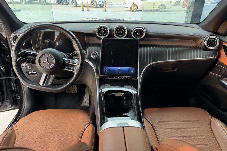 Used Mercedes-Benz GLC 2023 Refreshed GLC 300 L 4MATIC Dynamic Edition 5 Seats Interior 1