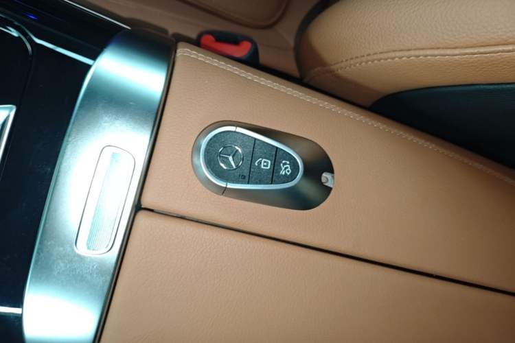 Used Mercedes-Benz GLC 2023 Refreshed GLC 300 L 4MATIC Dynamic Version 7-Seater Interior 1