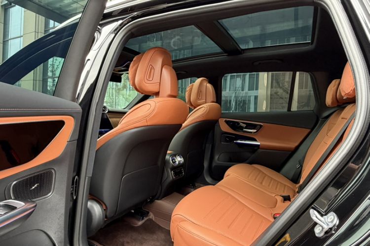 Used Mercedes-Benz GLC 2023 GLC 300 L 4MATIC Dynamic Edition 5-seater Interior 1