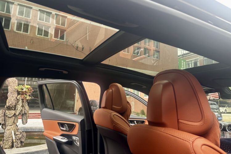 Used Mercedes-Benz GLC 2023 Facelifted GLC 300 L 4MATIC Luxury Version 5 Seats Interior 10