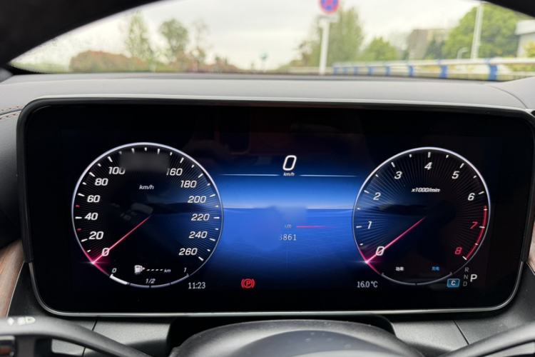 Used Mercedes-Benz GLC 2023 GLC 300 L 4MATIC Dynamic Edition 5-seater Interior 10