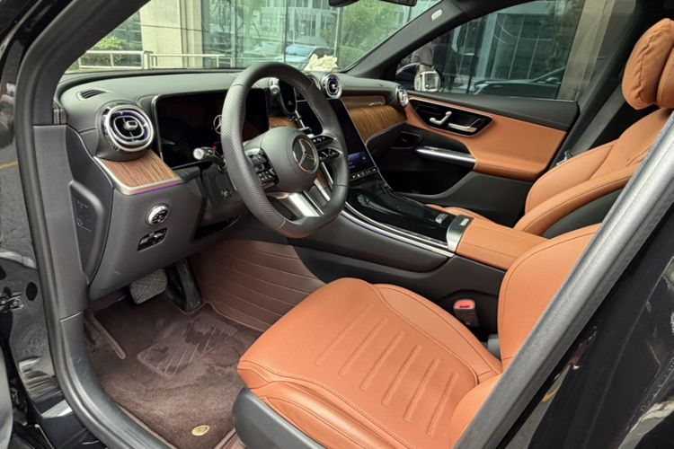 Used Mercedes-Benz GLC 2023 GLC 300 L 4MATIC Dynamic Edition 5-seater Interior 12