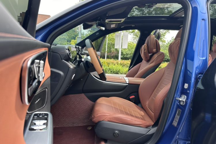 Used Mercedes-Benz GLC 2023 GLC 260 L 4MATIC Dynamic Edition 7-seater Interior 2