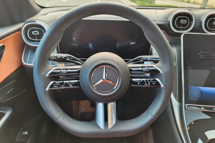 Used Mercedes-Benz GLC 2023 GLC 300 L 4MATIC Dynamic Edition 5-seater Interior 2