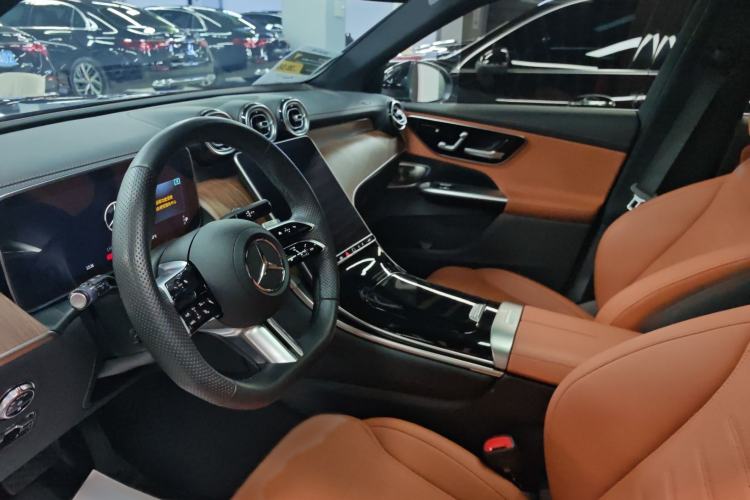 Used Mercedes-Benz GLC 2023 Refreshed GLC 300 L 4MATIC Dynamic Edition 5 Seats Interior 2