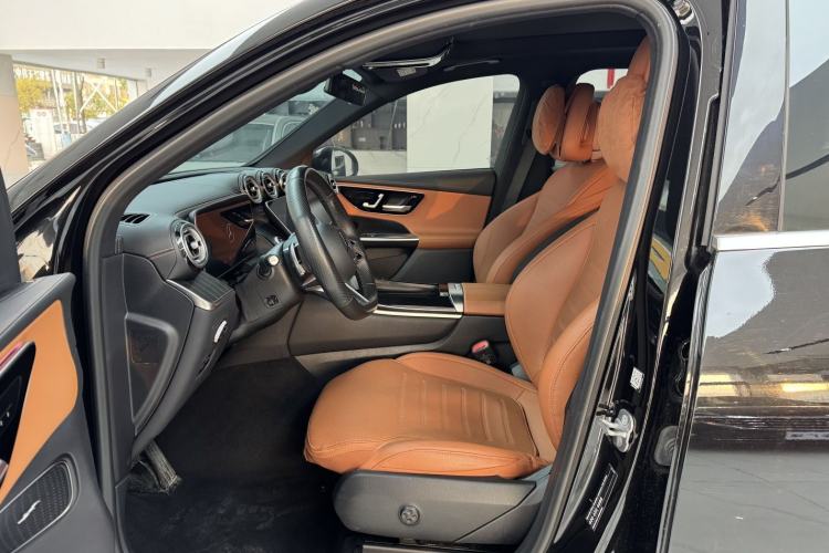 Used Mercedes-Benz GLC 2023 Refreshed GLC 300 L 4MATIC Dynamic Edition 5 Seats Interior 2